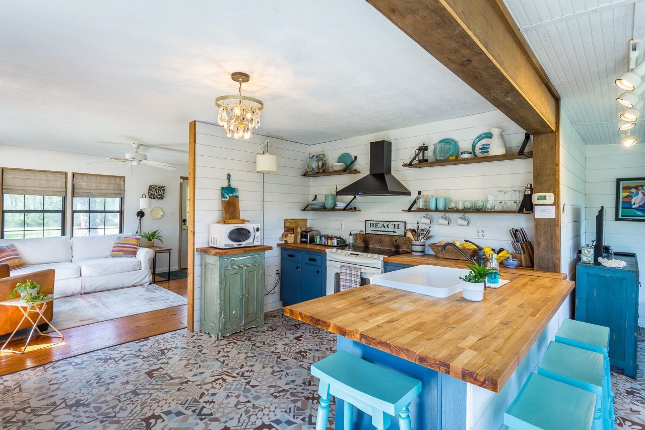 40 Lakeview Drive , Panacea, FL 32346 Photo