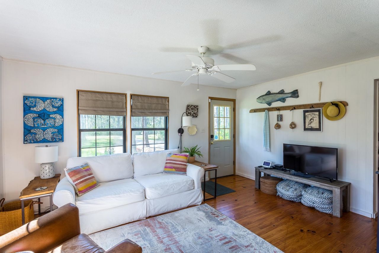 40 Lakeview Drive , Panacea, FL 32346 Photo