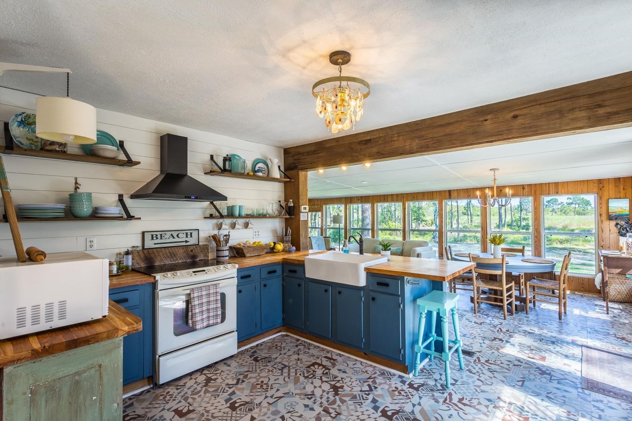 40 Lakeview Drive , Panacea, FL 32346 Photo