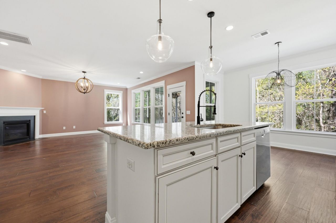 1905 Clay Lane Photo 13