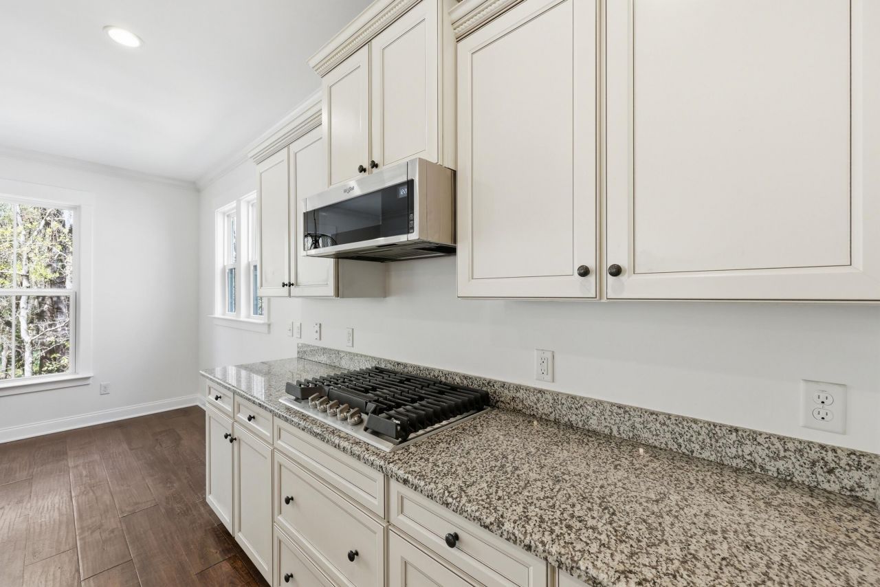 1905 Clay Lane Photo 14