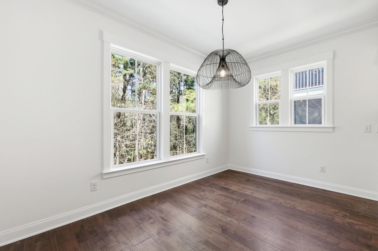 1905 Clay Lane Photo 17