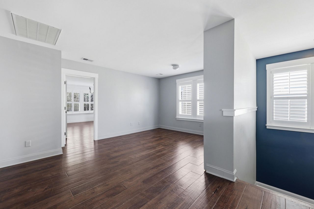 1905 Clay Lane Photo 18