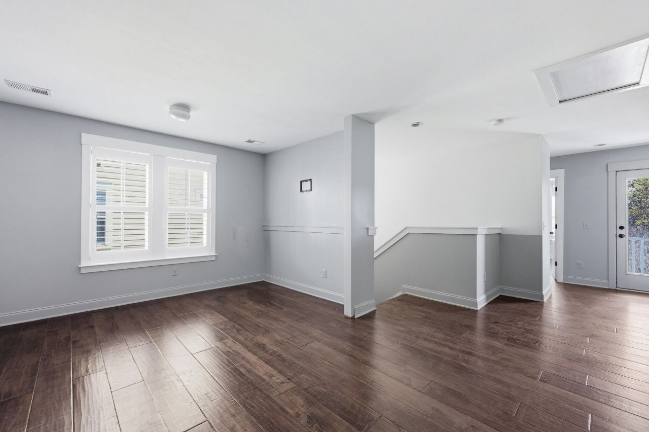 1905 Clay Lane Photo 19