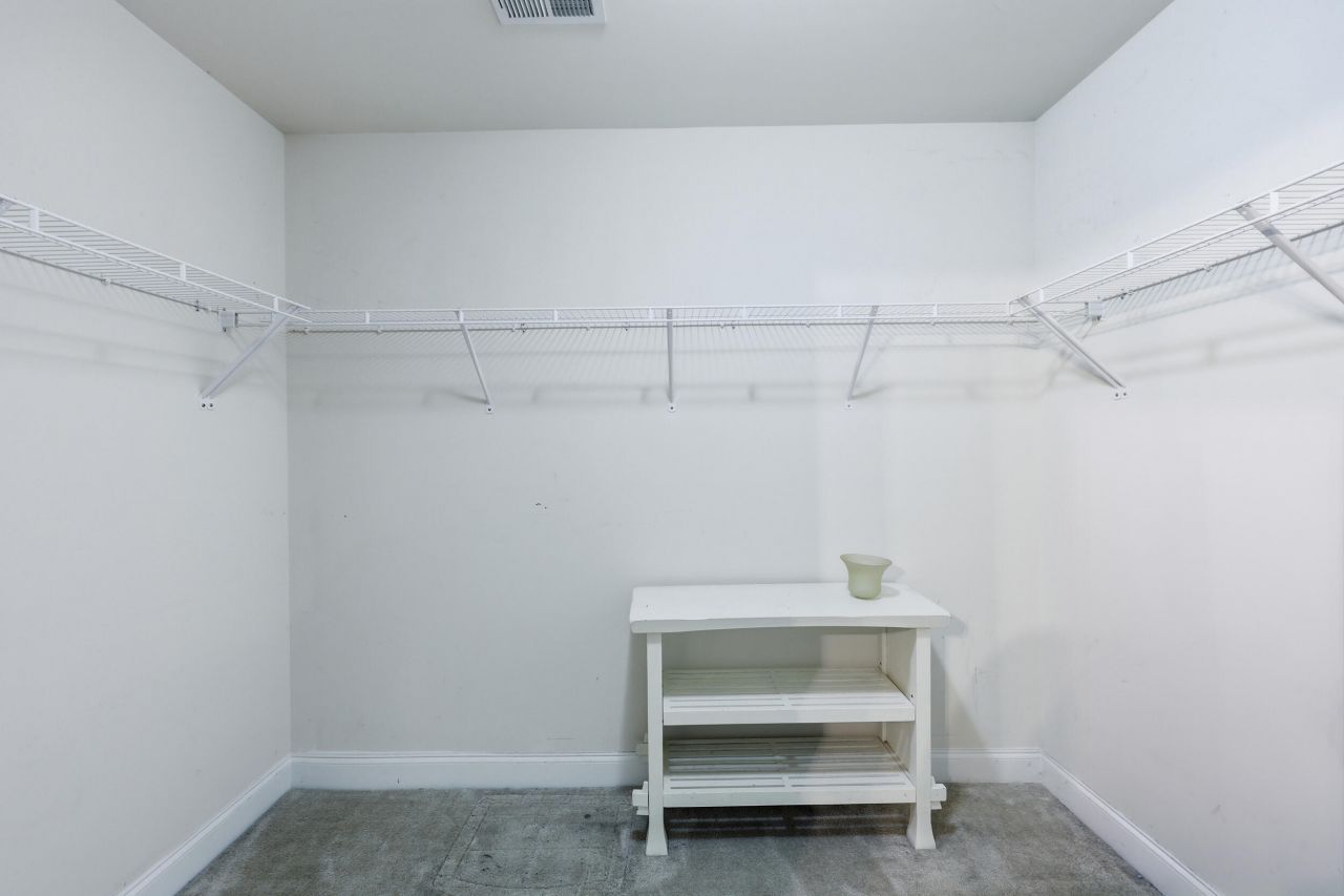 1905 Clay Lane Photo 29