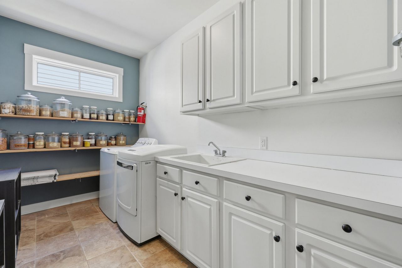 1905 Clay Lane Photo 36