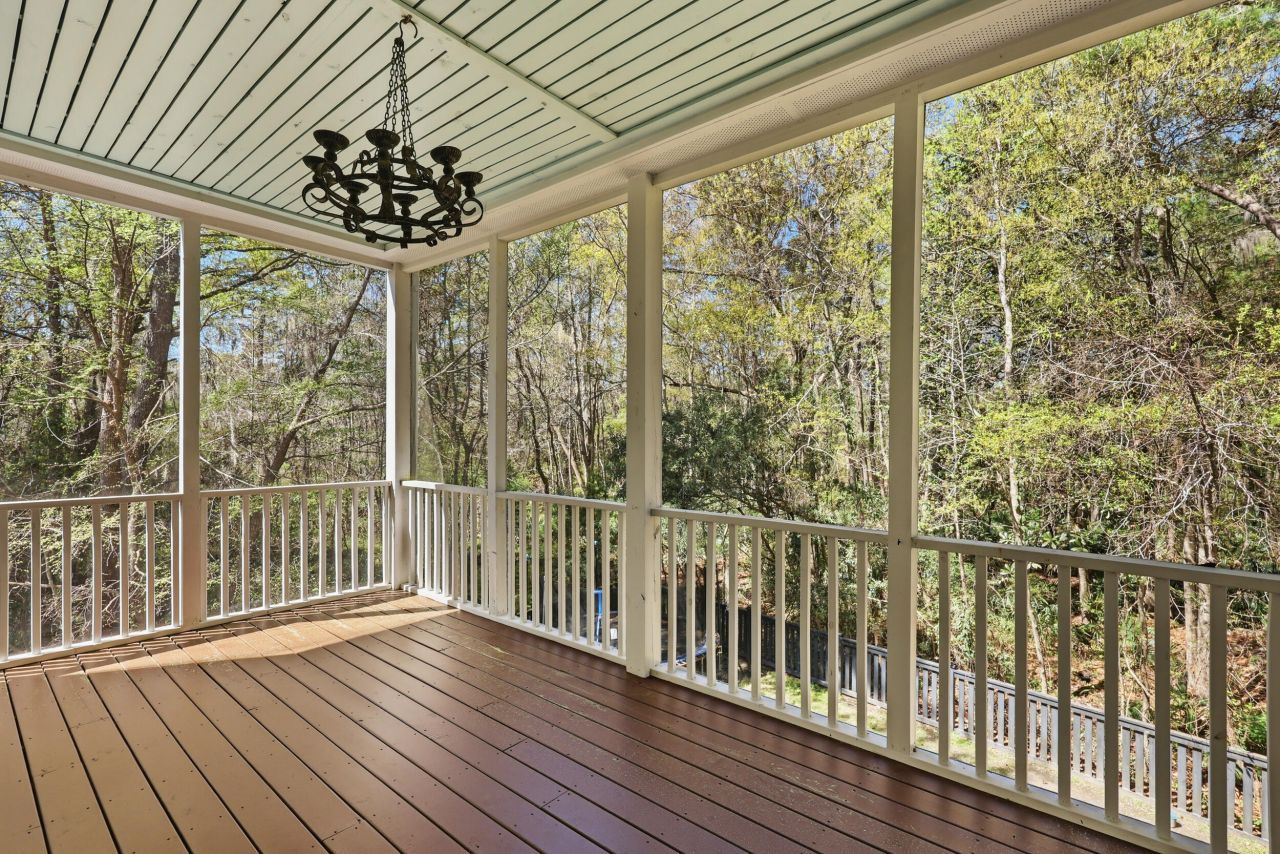 1905 Clay Lane Photo 37