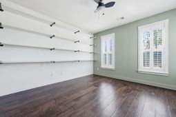 1905 Clay Lane photo 4