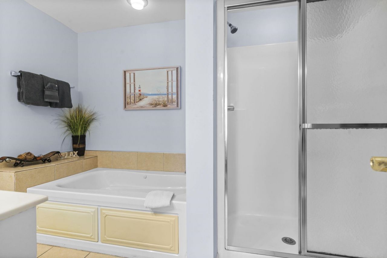 3401 N Ocean Blvd. Photo 27