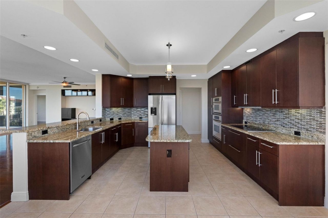 5823 Bowen Daniel Drive, Unit 401, Tampa, FL 33616 Photo