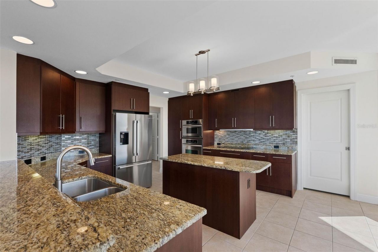 5823 Bowen Daniel Drive, Unit 401, Tampa, FL 33616 Photo