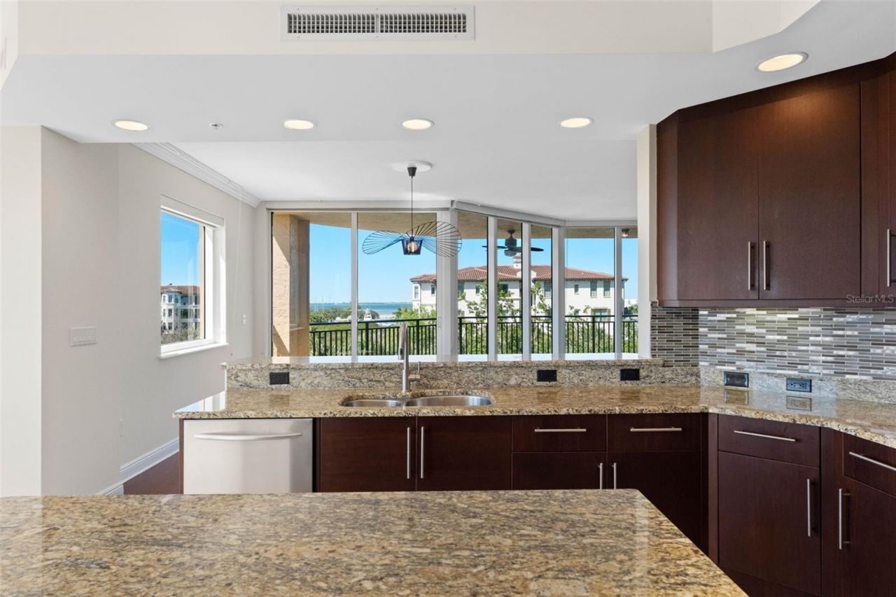 5823 Bowen Daniel Drive, Unit 401, Tampa, FL 33616 Photo