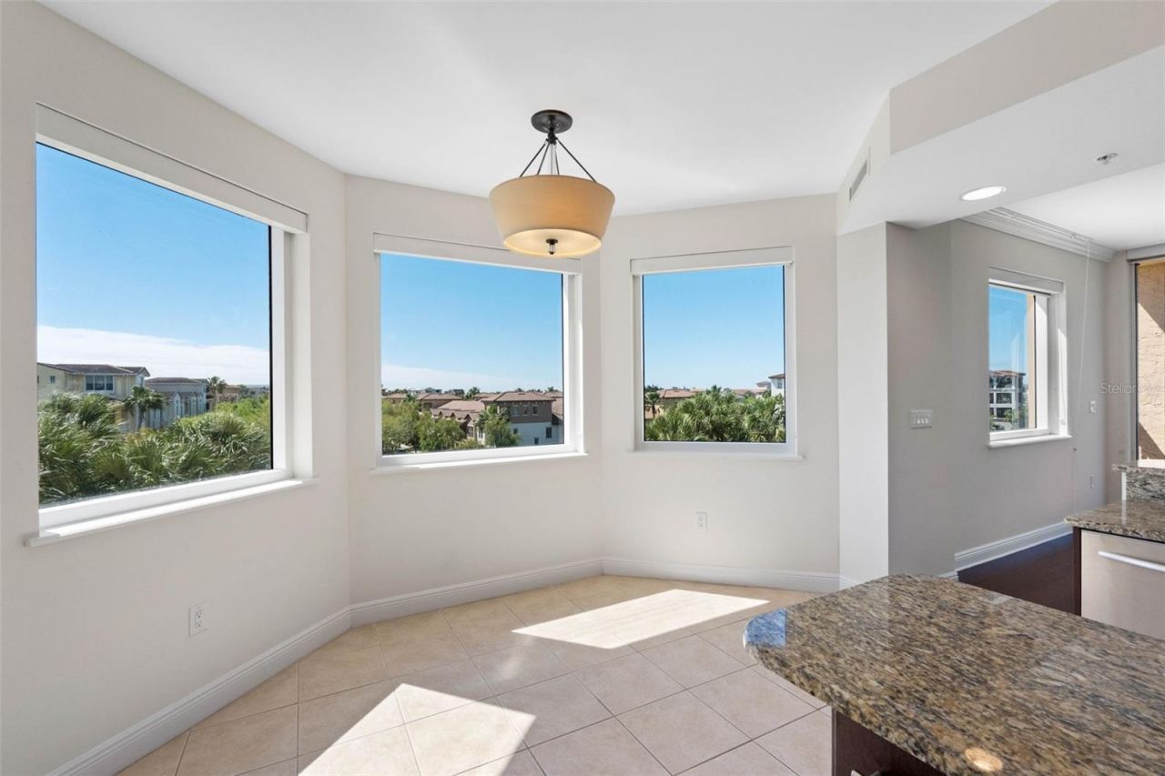 5823 Bowen Daniel Drive, Unit 401, Tampa, FL 33616 Photo