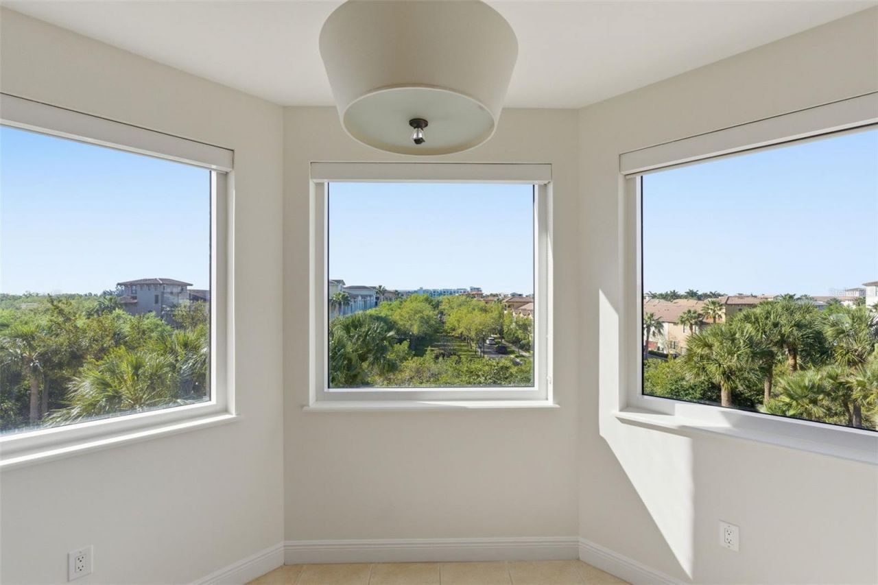5823 Bowen Daniel Drive, Unit 401, Tampa, FL 33616 Photo