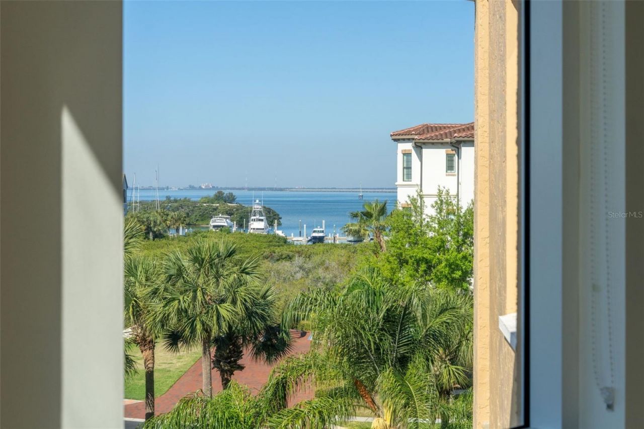 5823 Bowen Daniel Drive, Unit 401, Tampa, FL 33616 Photo