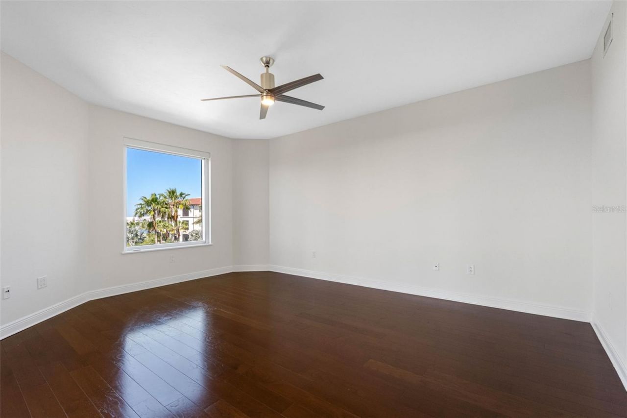 5823 Bowen Daniel Drive, Unit 401, Tampa, FL 33616 Photo