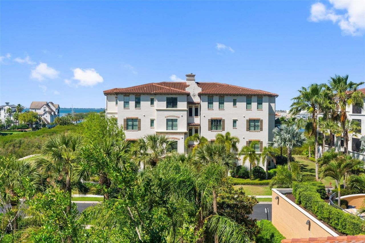 5823 Bowen Daniel Drive, Unit 401, Tampa, FL 33616 Photo