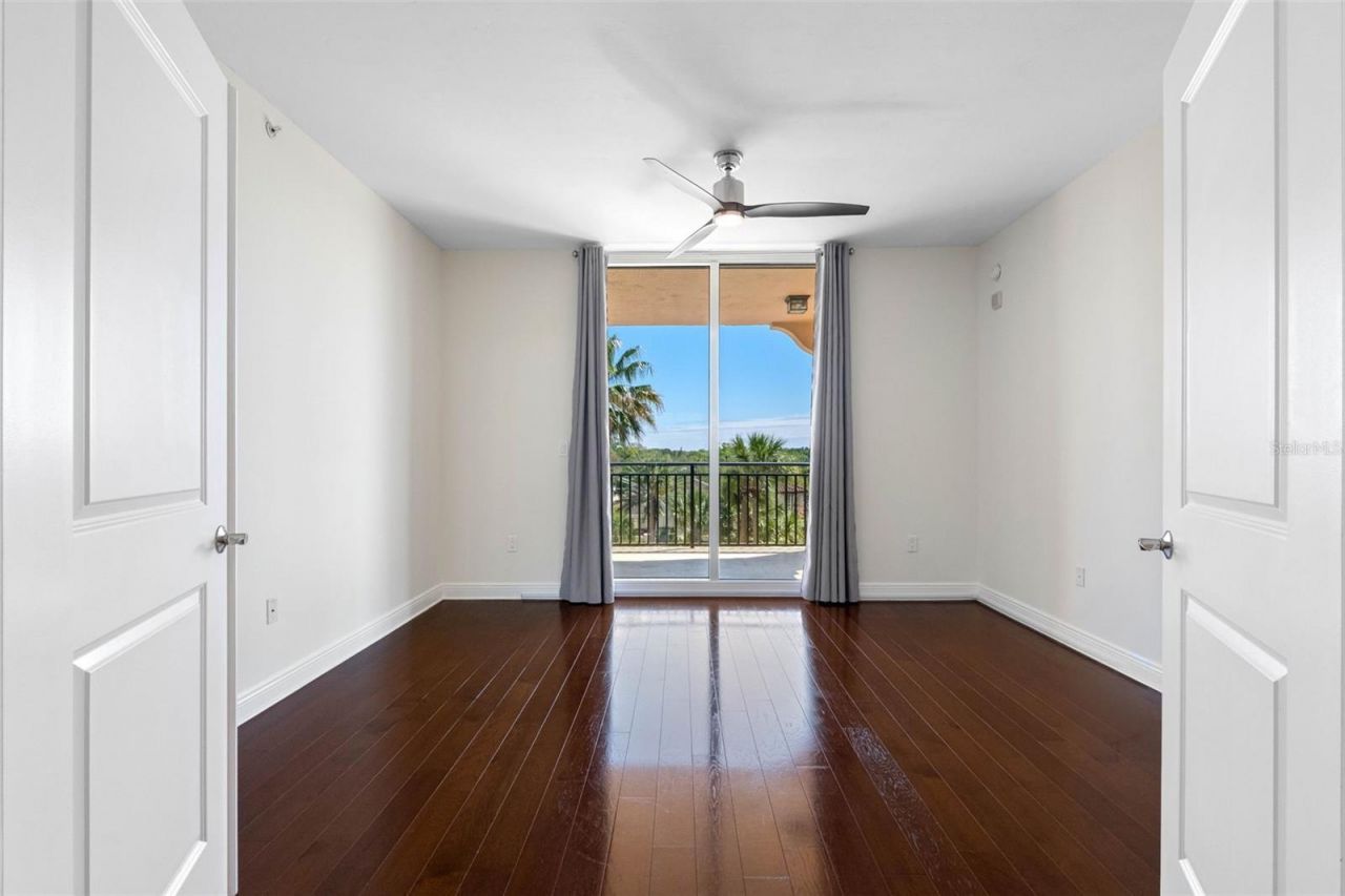 5823 Bowen Daniel Drive, Unit 401, Tampa, FL 33616 Photo