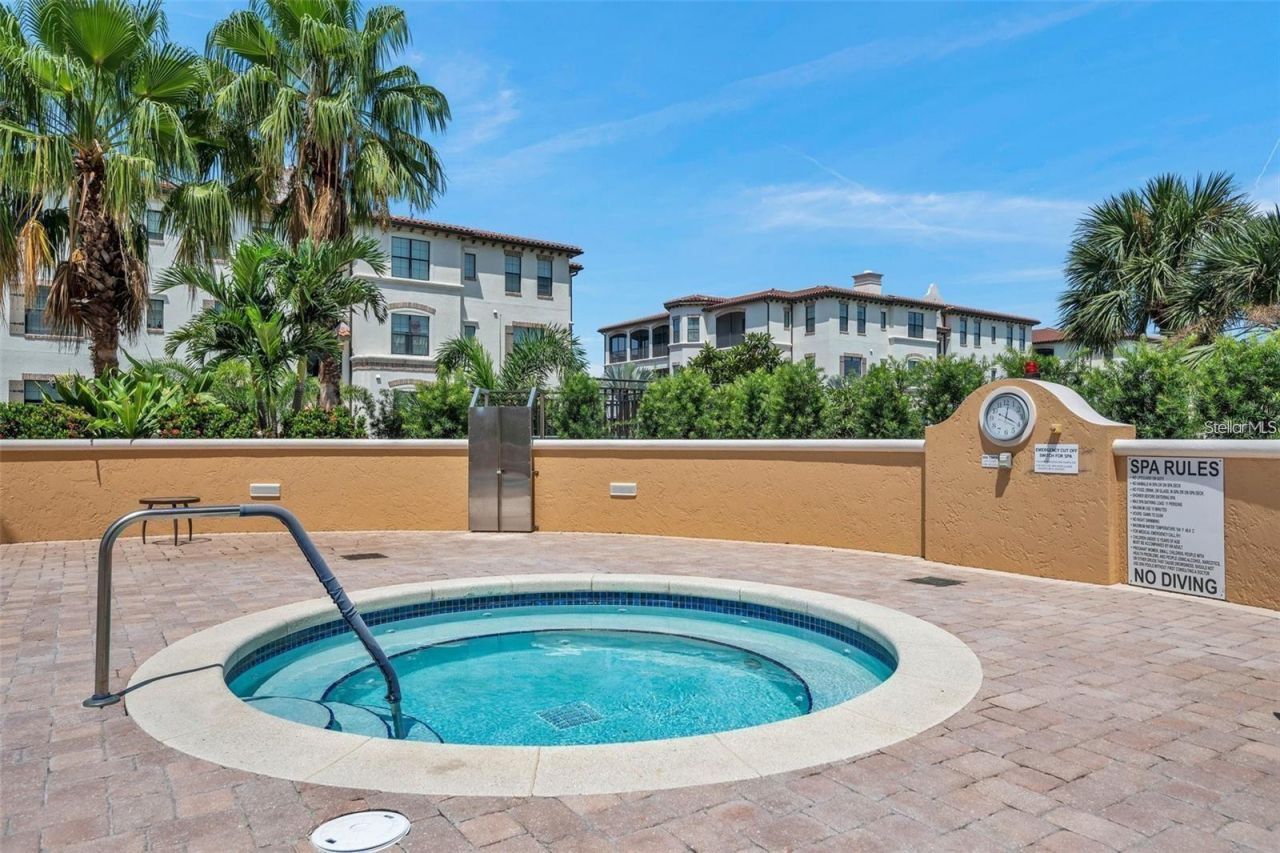 5823 Bowen Daniel Drive, Unit 401, Tampa, FL 33616 Photo