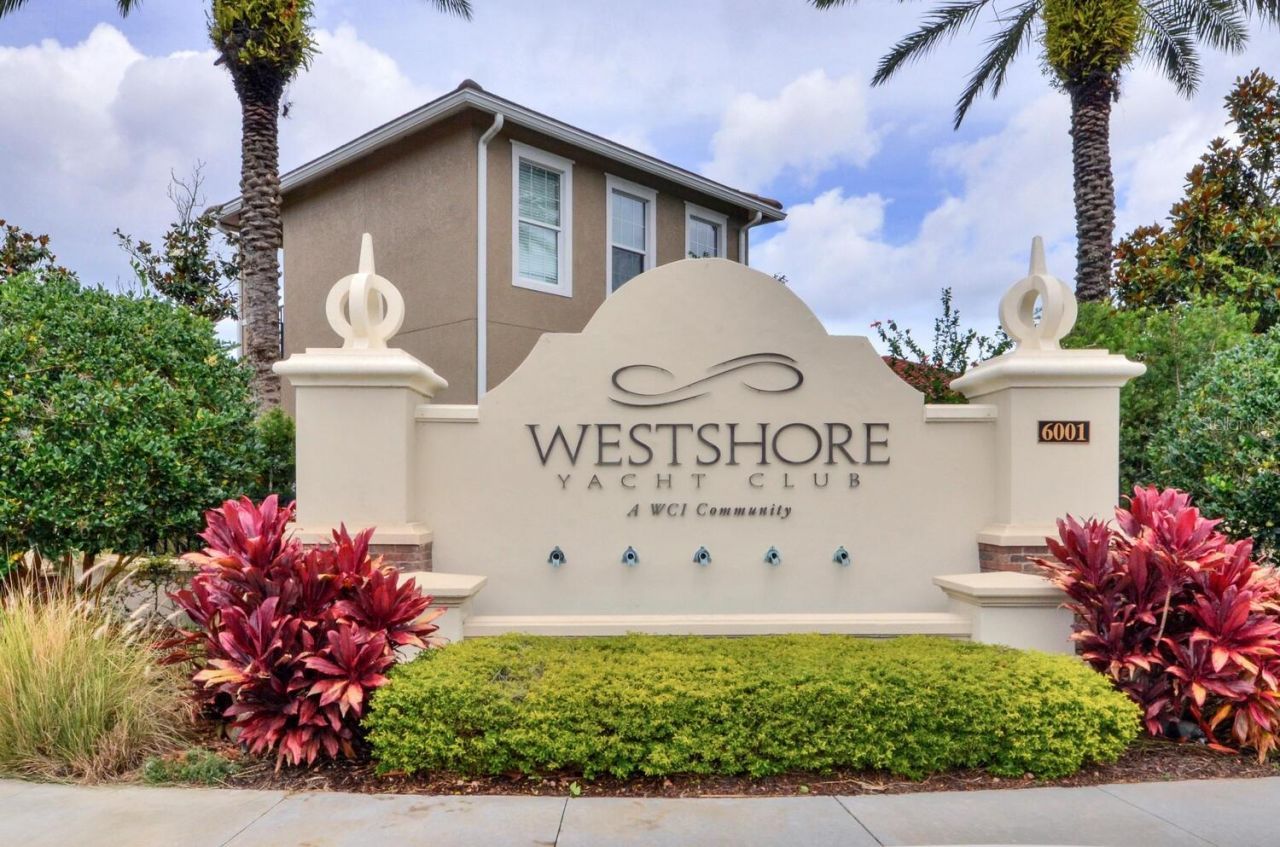 5823 Bowen Daniel Drive, Unit 401, Tampa, FL 33616 Photo