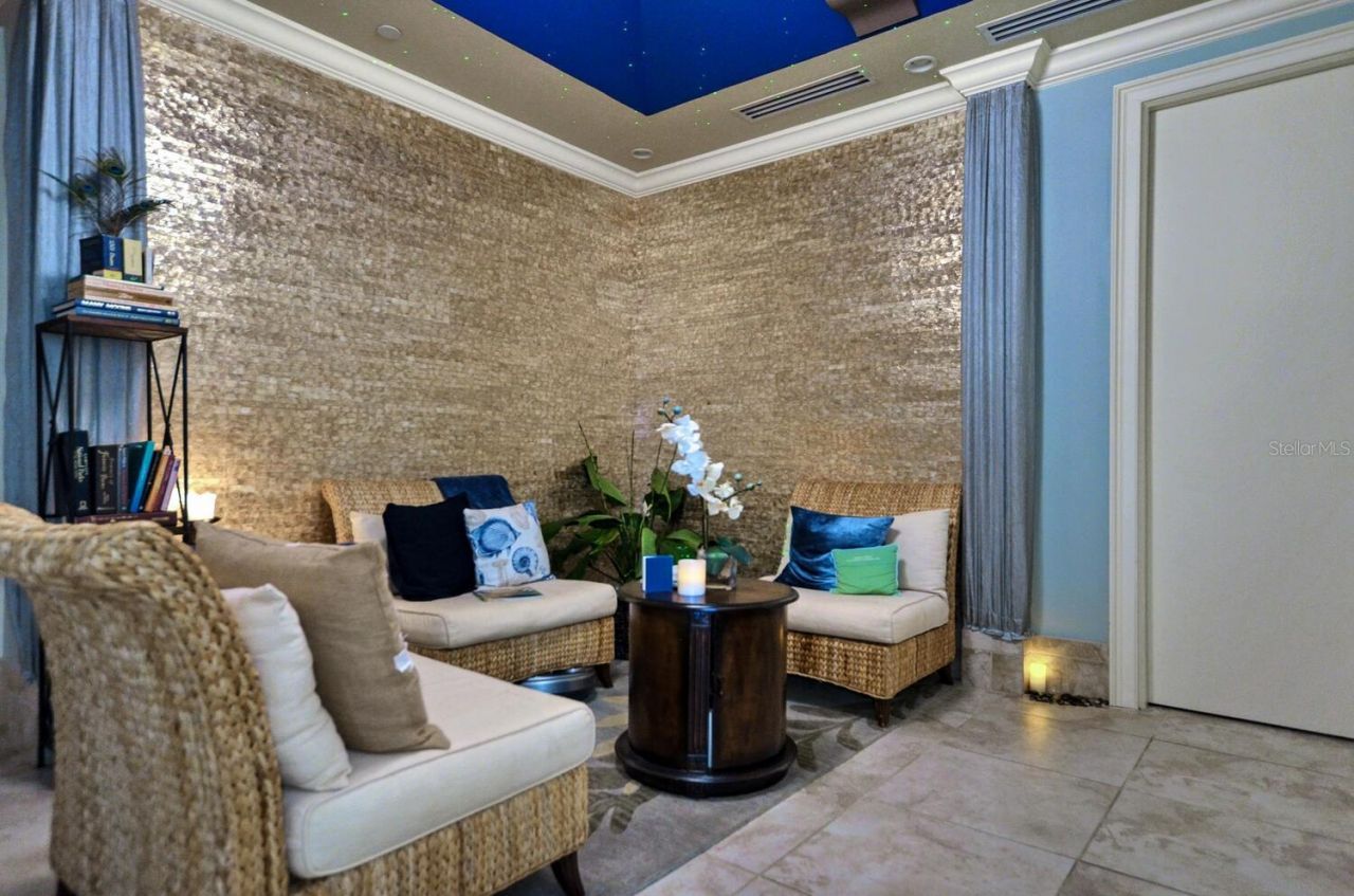5823 Bowen Daniel Drive, Unit 401, Tampa, FL 33616 Photo