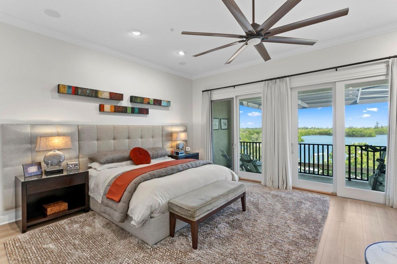 1040 Paseo Del Rio Ne, Saint Petersburg, FL 33702 Photo