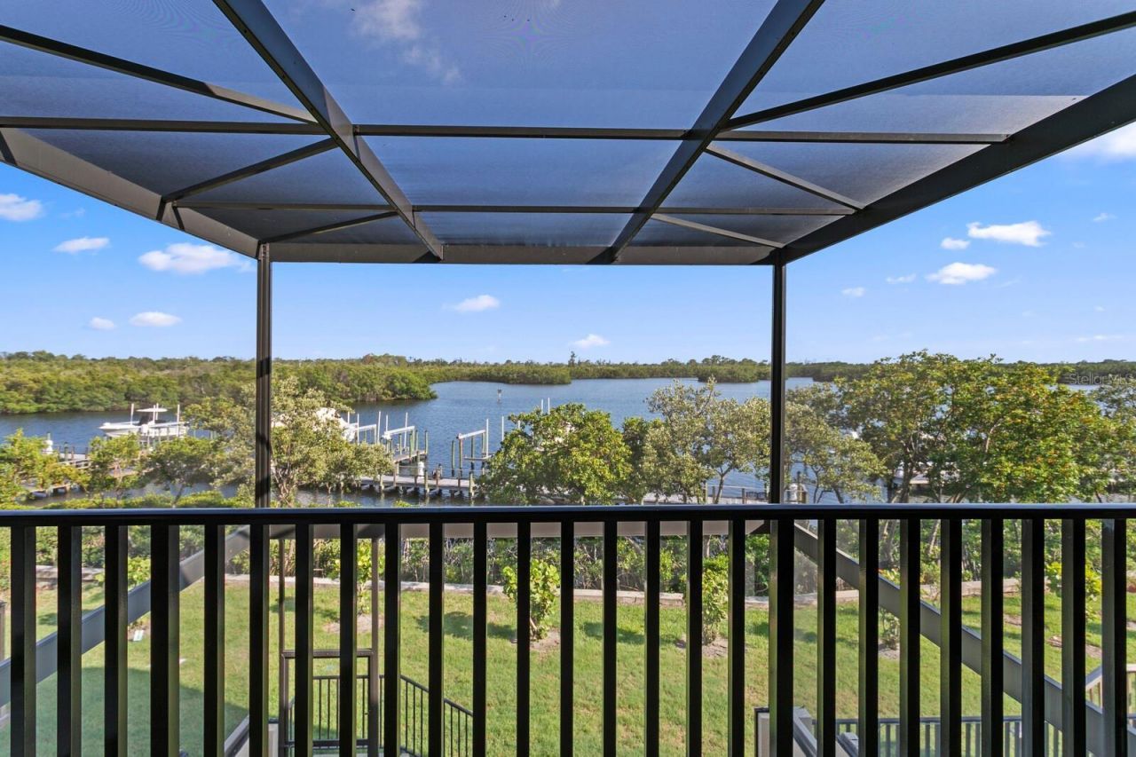 1040 Paseo Del Rio Ne, Saint Petersburg, FL 33702 Photo