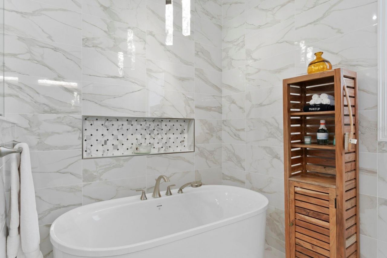 1040 Paseo Del Rio Ne, Saint Petersburg, FL 33702 Photo