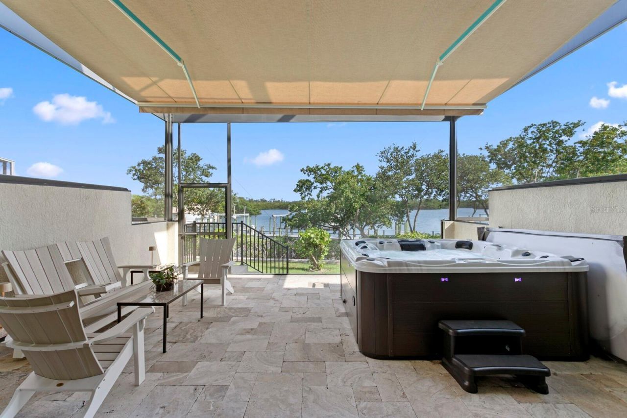 1040 Paseo Del Rio Ne, Saint Petersburg, FL 33702 Photo