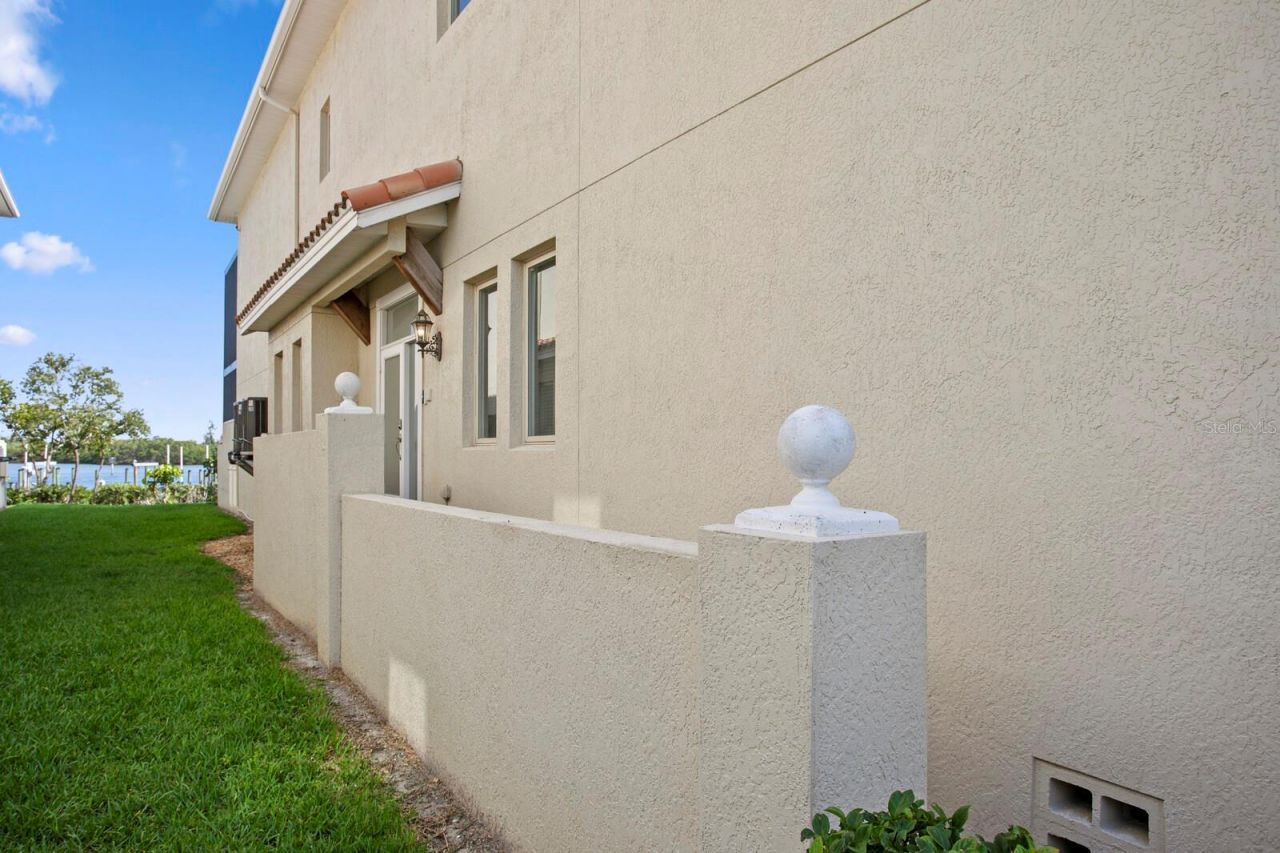 1040 Paseo Del Rio Ne, Saint Petersburg, FL 33702 Photo