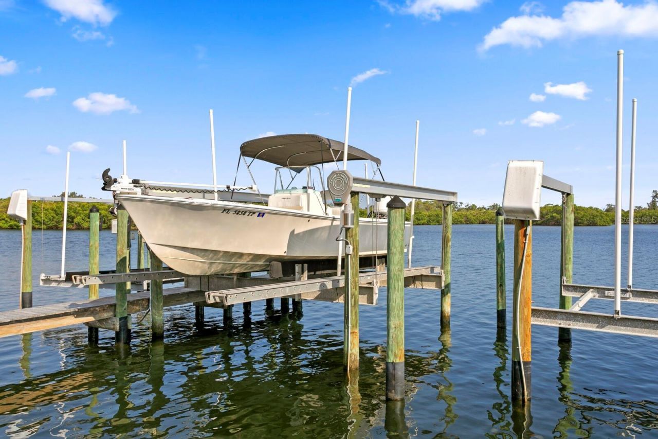 1040 Paseo Del Rio Ne, Saint Petersburg, FL 33702 Photo