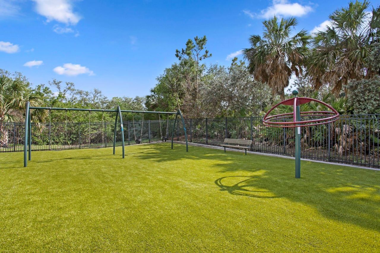 1040 Paseo Del Rio Ne, Saint Petersburg, FL 33702 Photo