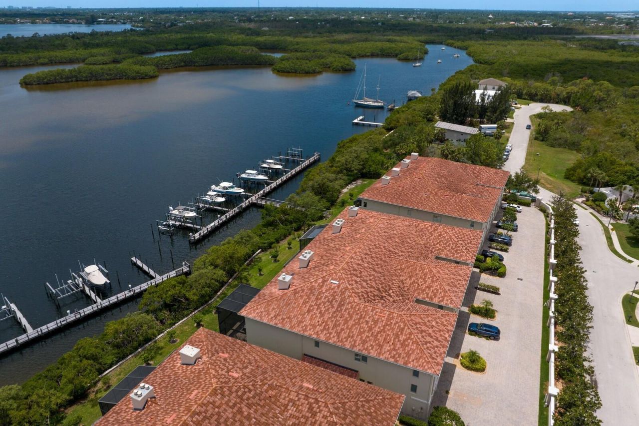 1040 Paseo Del Rio Ne, Saint Petersburg, FL 33702 Photo