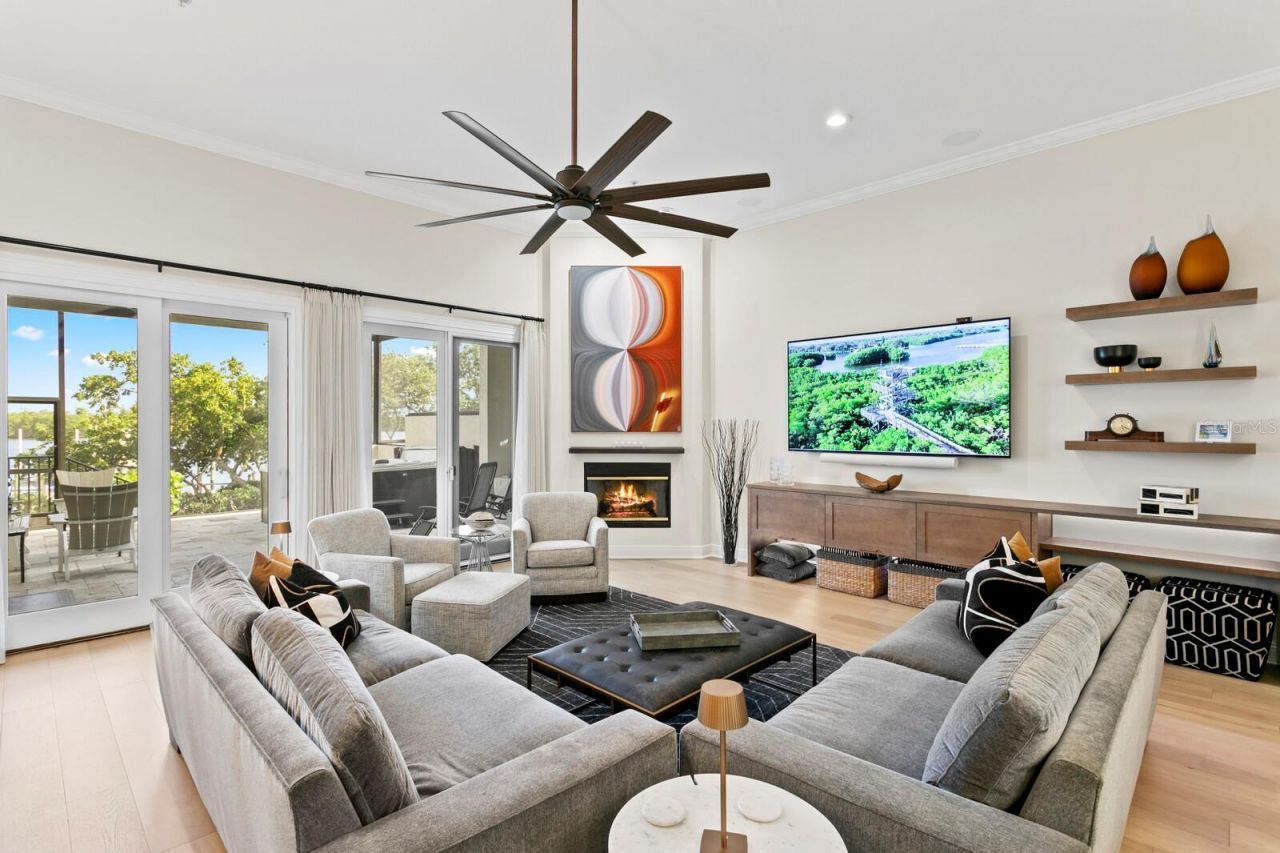 1040 Paseo Del Rio Ne, Saint Petersburg, FL 33702 Photo