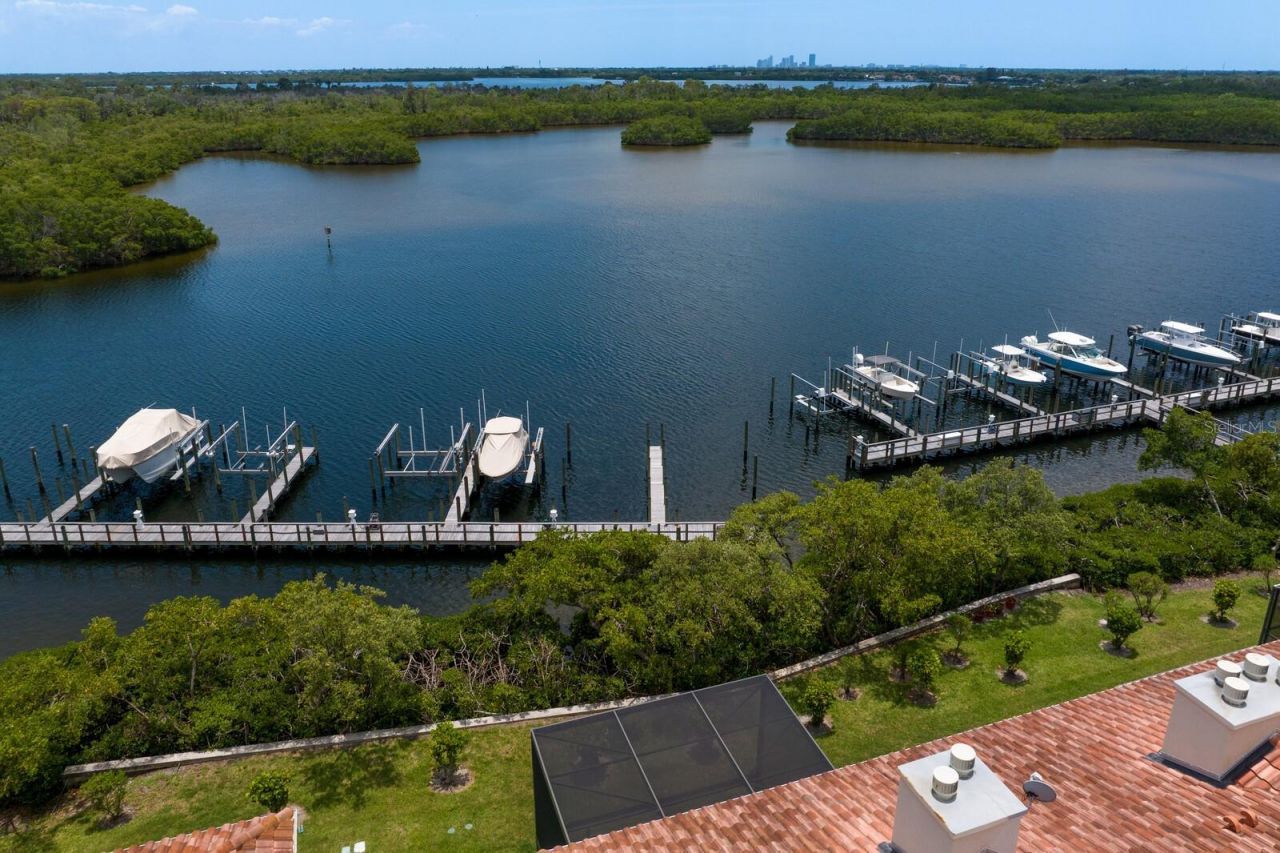 1040 Paseo Del Rio Ne, Saint Petersburg, FL 33702 Photo