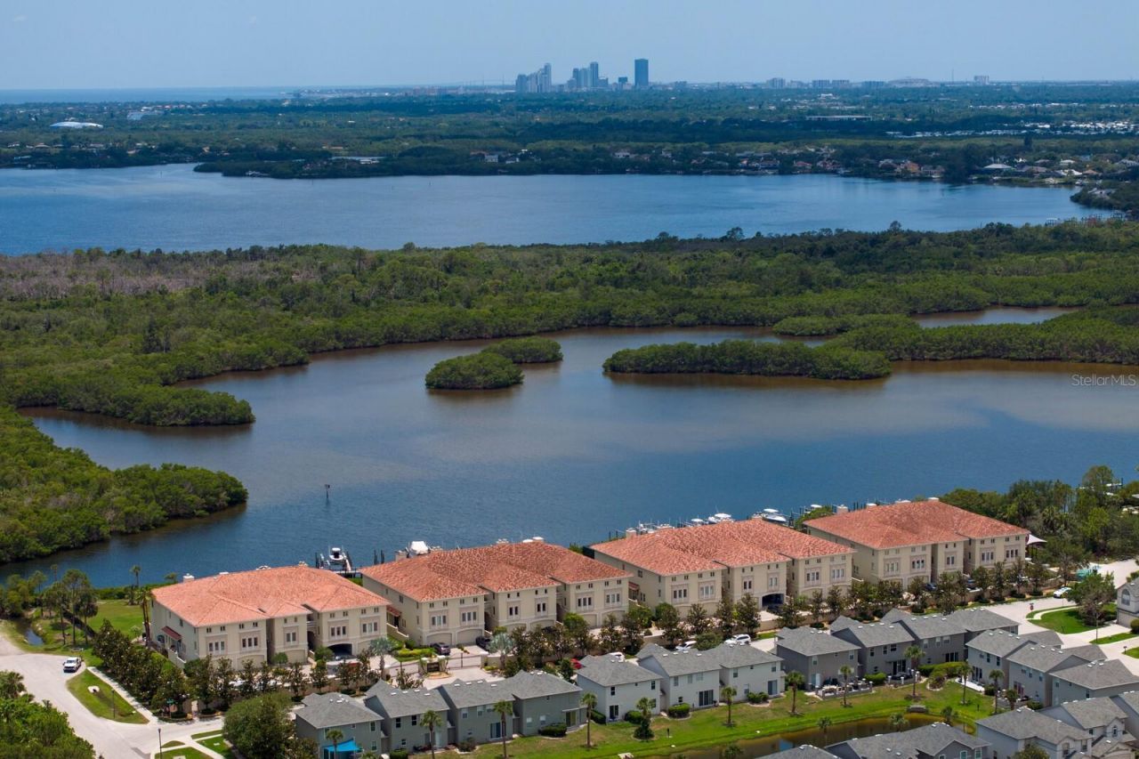 1040 Paseo Del Rio Ne, Saint Petersburg, FL 33702 Photo