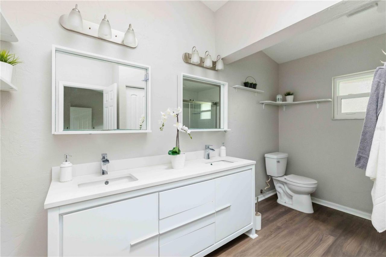 7795 Pine Trace , Sarasota, FL 34243 Photo