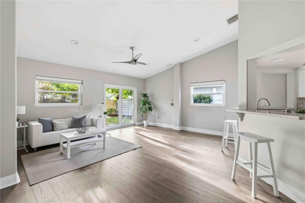 7795 Pine Trace , Sarasota, FL 34243 Photo