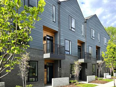 5321 Elmwood Plaza , Omaha, NE 68106