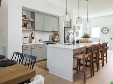 5321 Elmwood Plaza, Omaha, NE 68106