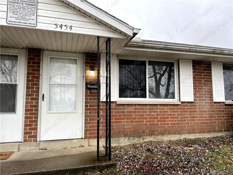 5454 Broomall Street, Huber Heights, OH 45424 Photo 2