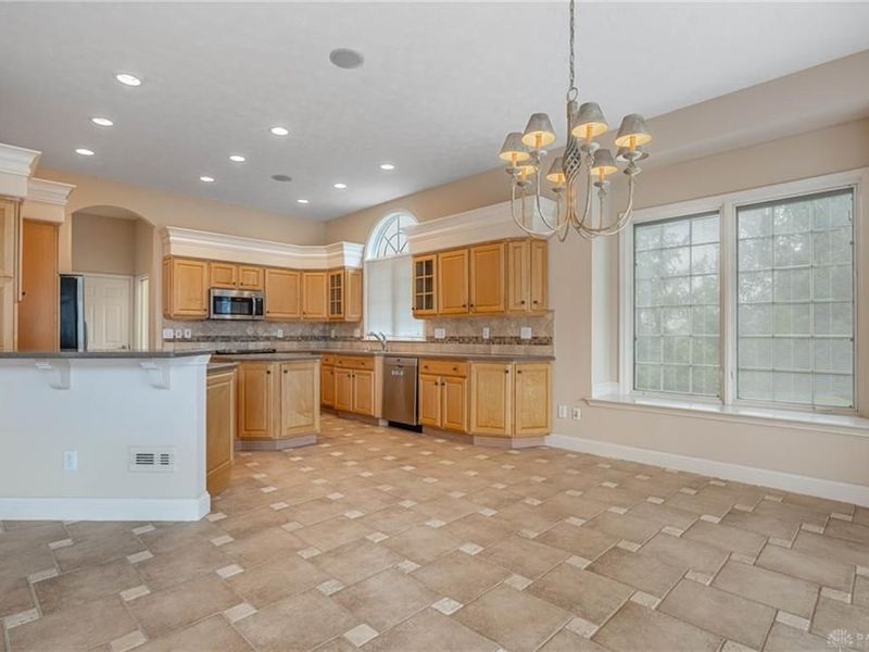 1242 Club View Drive, Centerville, OH 45458 Photo 6