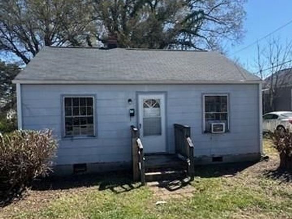 915 S English Street, Greensboro, NC 27401