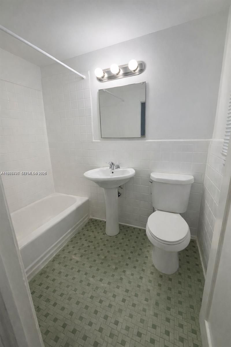 7921 West Dr, Unit 2, North Bay Village, FL 33141 Photo