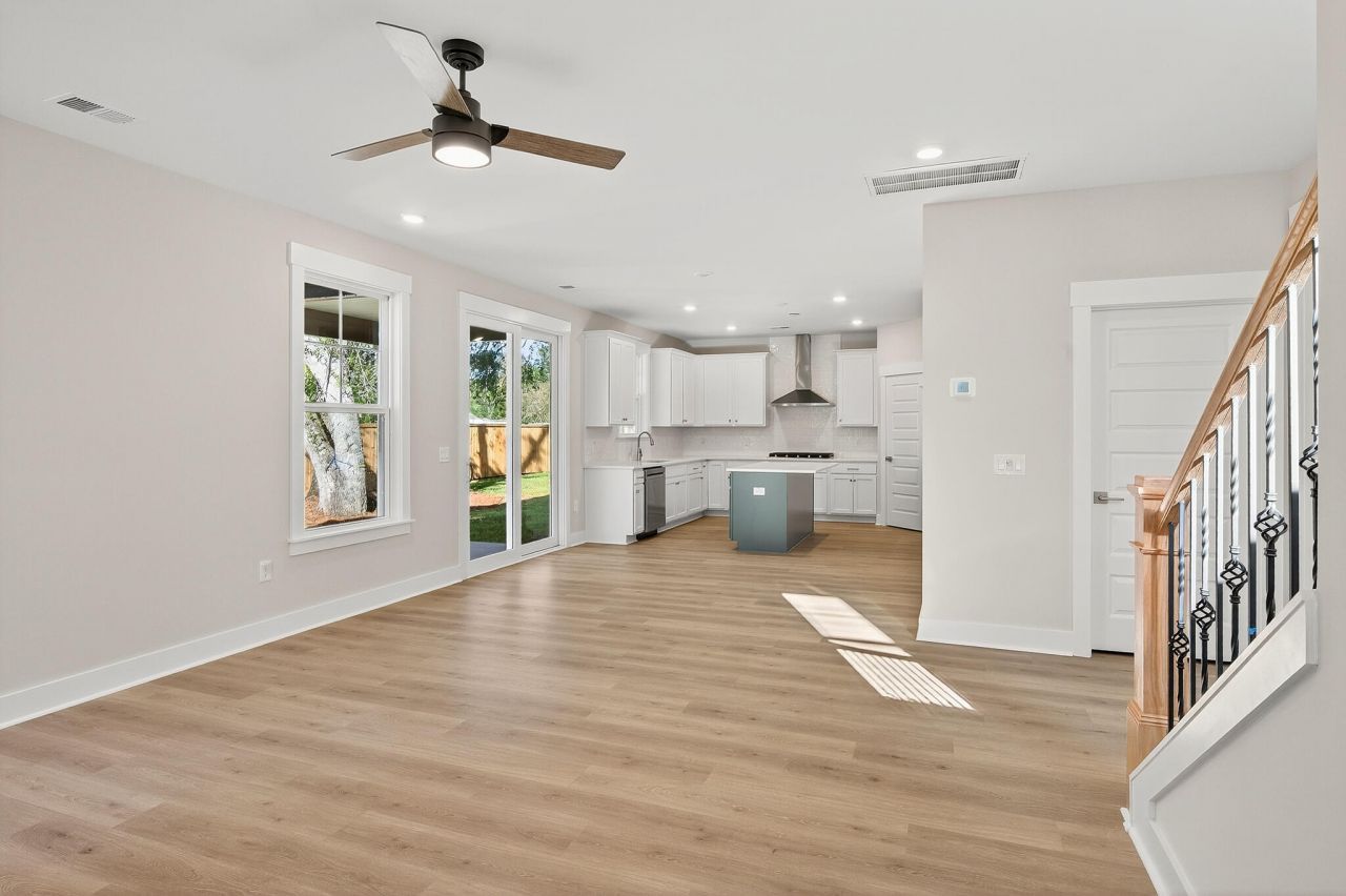 226 Creek Pointe Dr Drive Photo 17