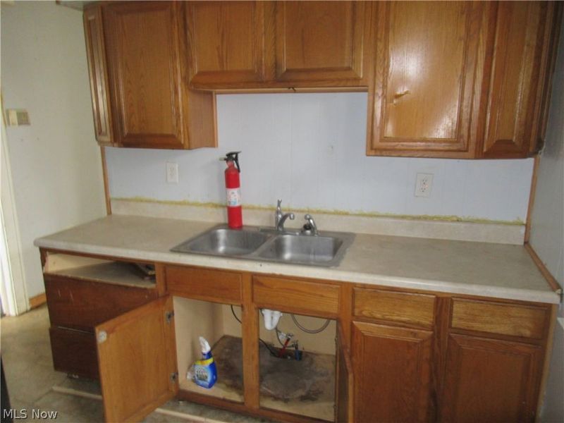 12704 Christine Avenue , Garfield Heights, OH 44105 Photo 8