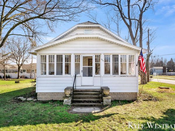 910 W 32nd Street, Holland, MI 49423
