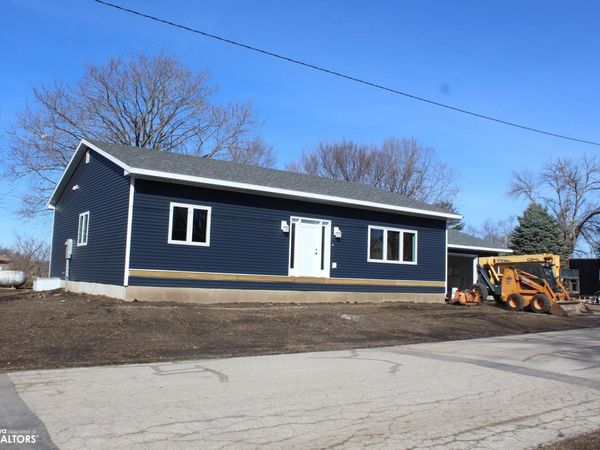 102 N Market Street, Rock Falls, IA 50467