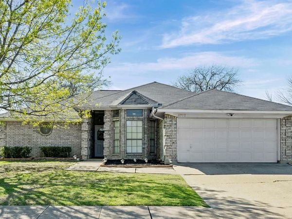 6712 Running Creek Drive, Arlington, TX 76001