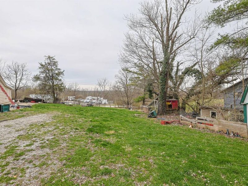 9017 West Road, Cleves, OH 45002 Photo 4